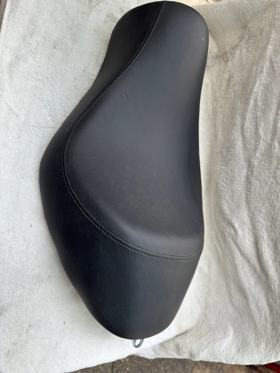 Harley Davidson sportster 883 Seat - Black