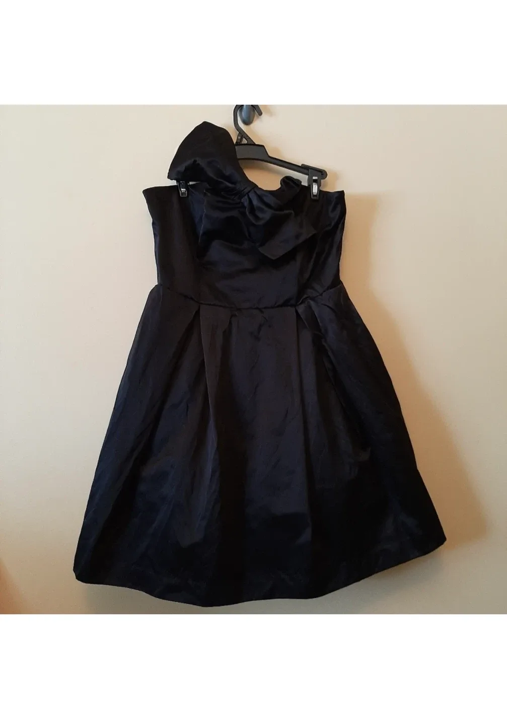 Kate Young Black Strapless Bow Dress with pockets. Size 12. image indicator(2)