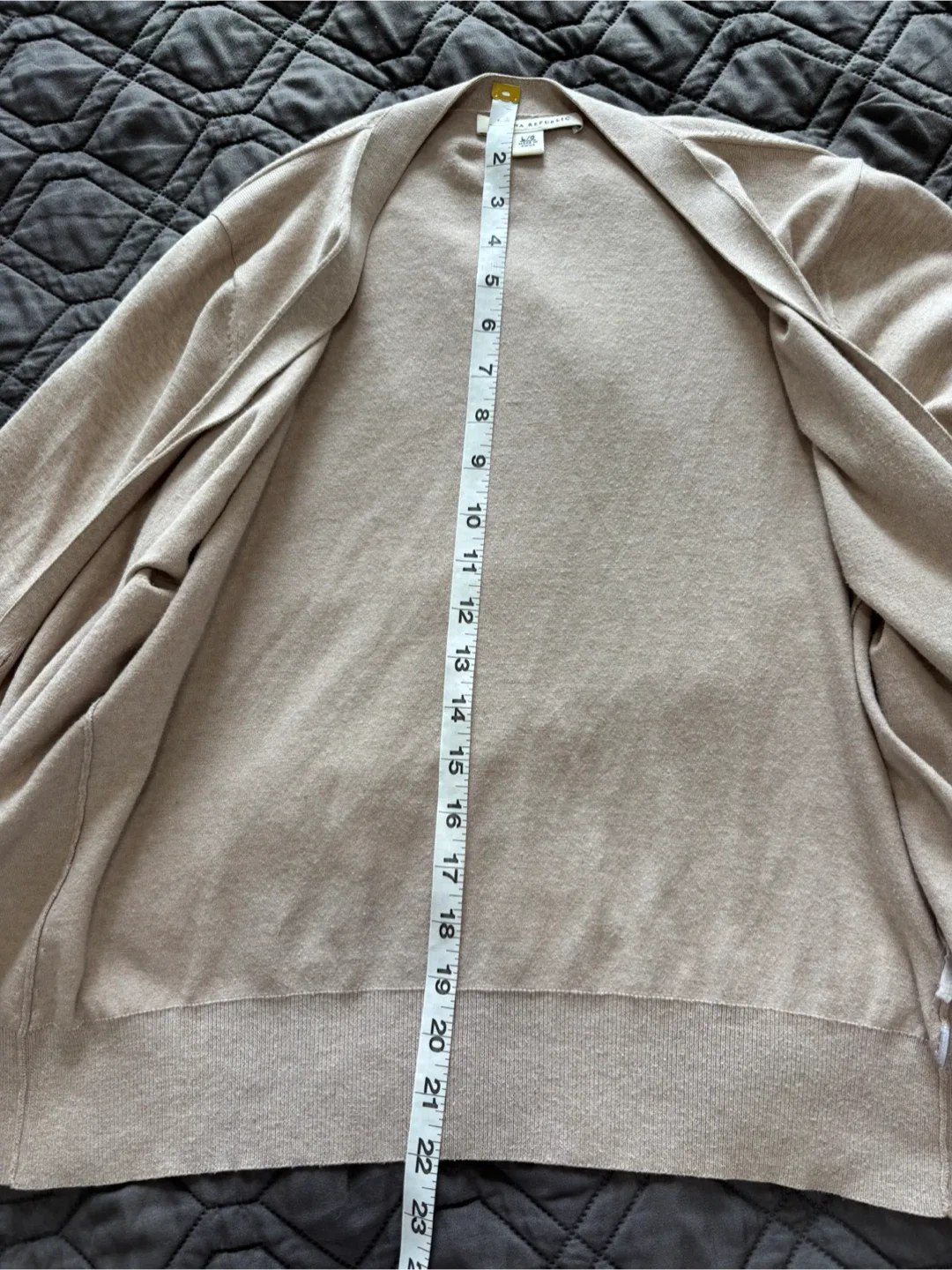 Banana Republic Cardigan, Size L image indicator(3)