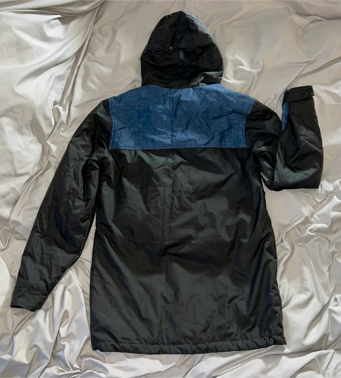 Holden Black & Blue men’s Jacket image indicator(2)