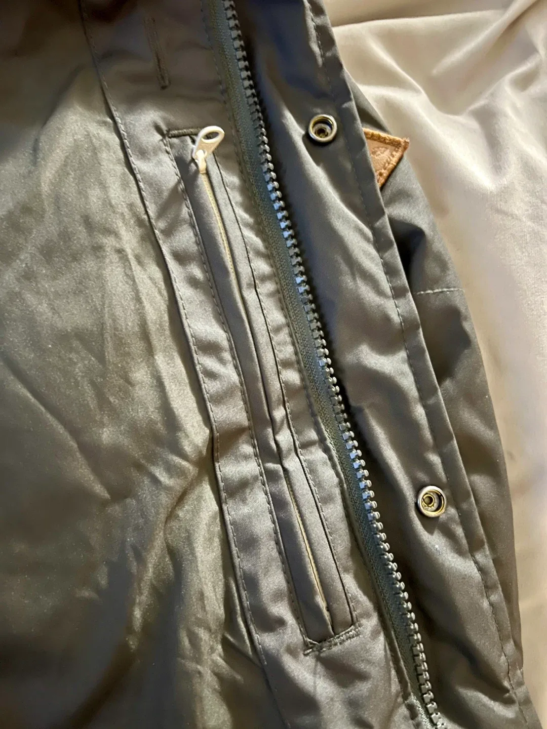 Holden Black & Blue men’s Jacket image indicator(4)