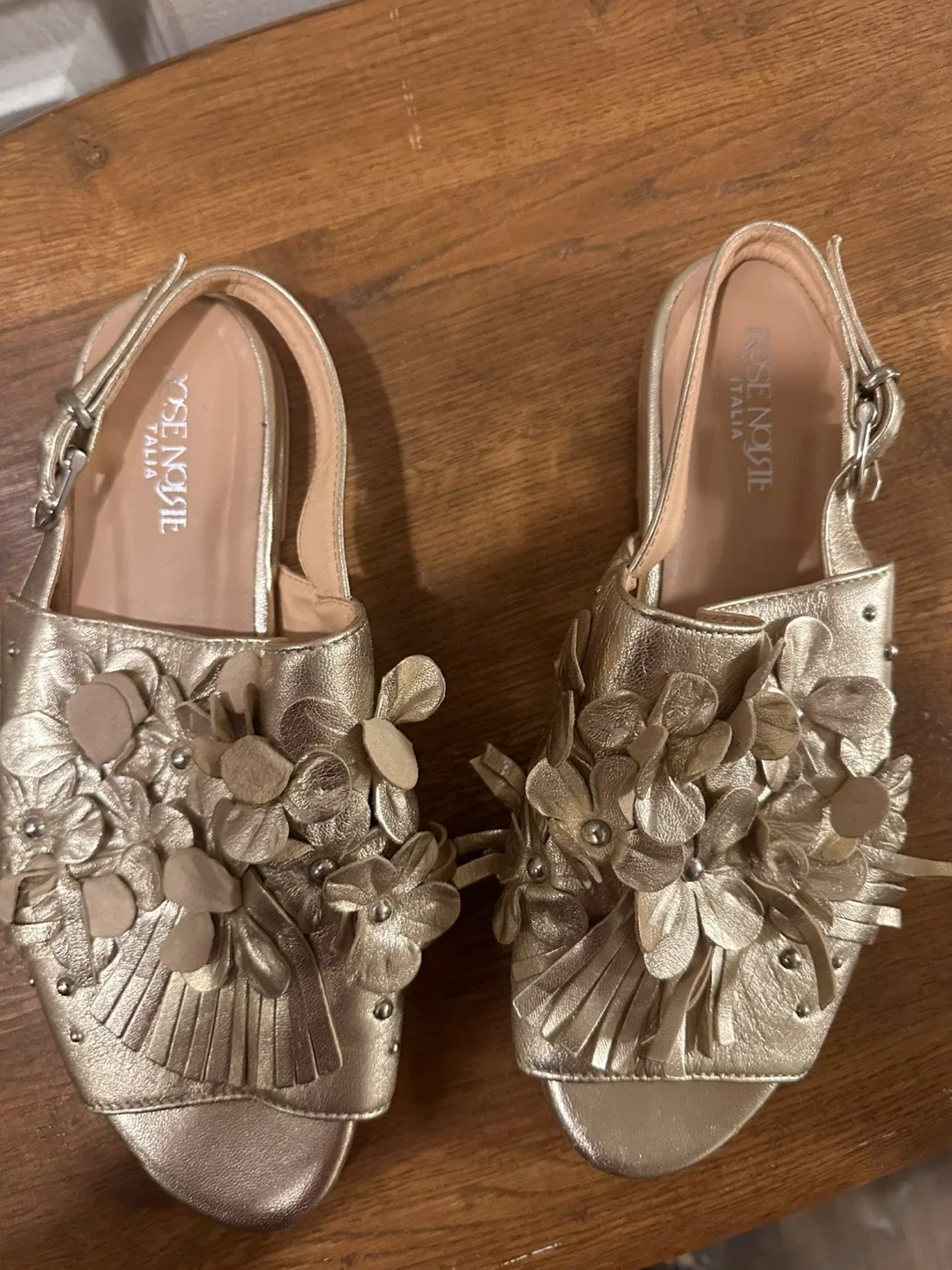 Rose Noire Italia Gold Sandals image indicator(2)