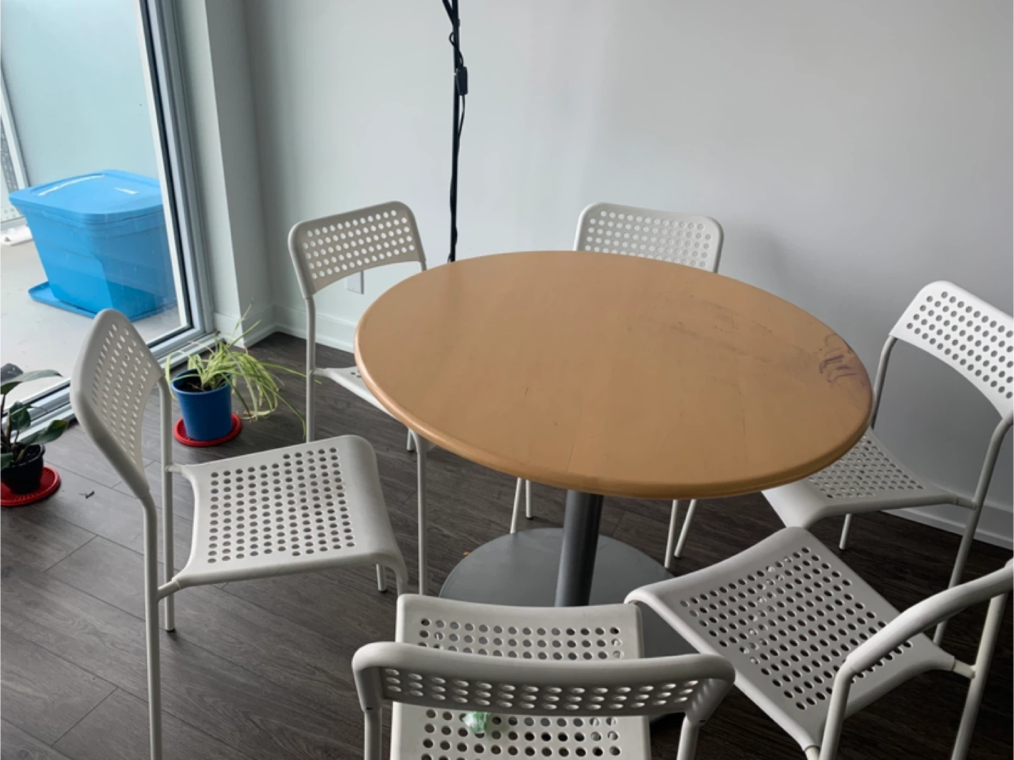 Round Dining Table with 4 White Ikea Chairs - photo 3