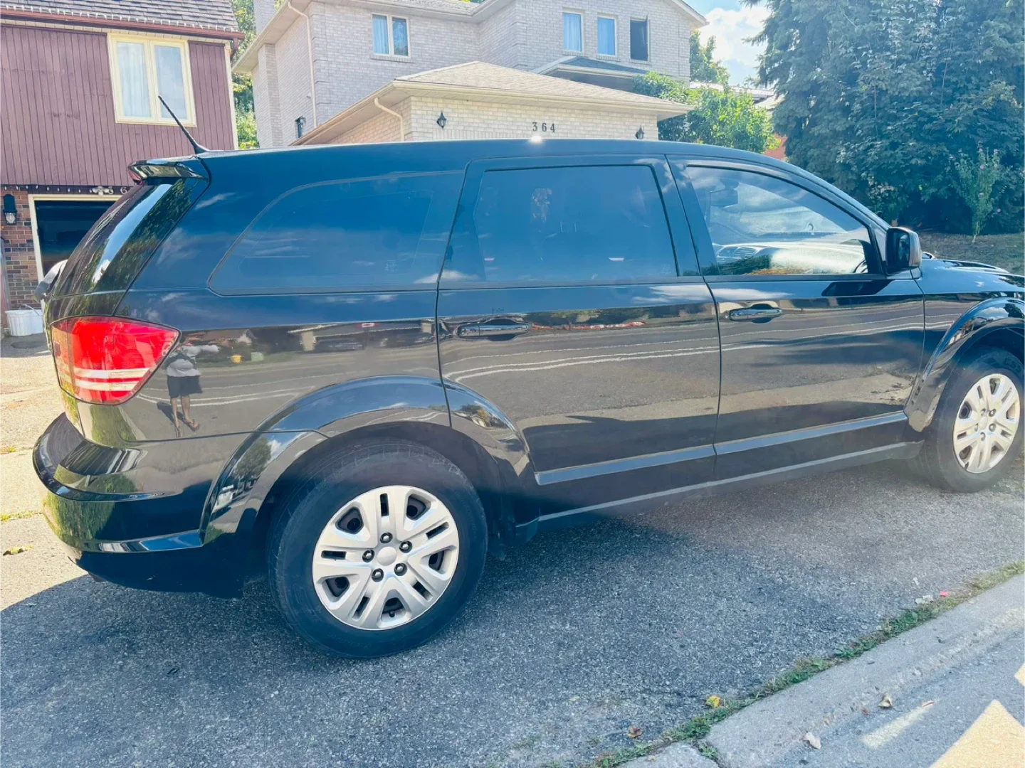 Black Dodge Journey image indicator(3)