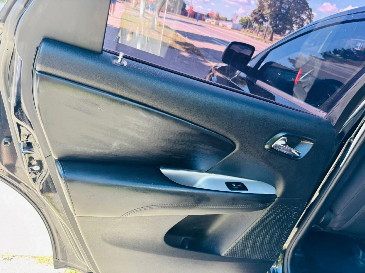 Black Dodge Journey image indicator(8)