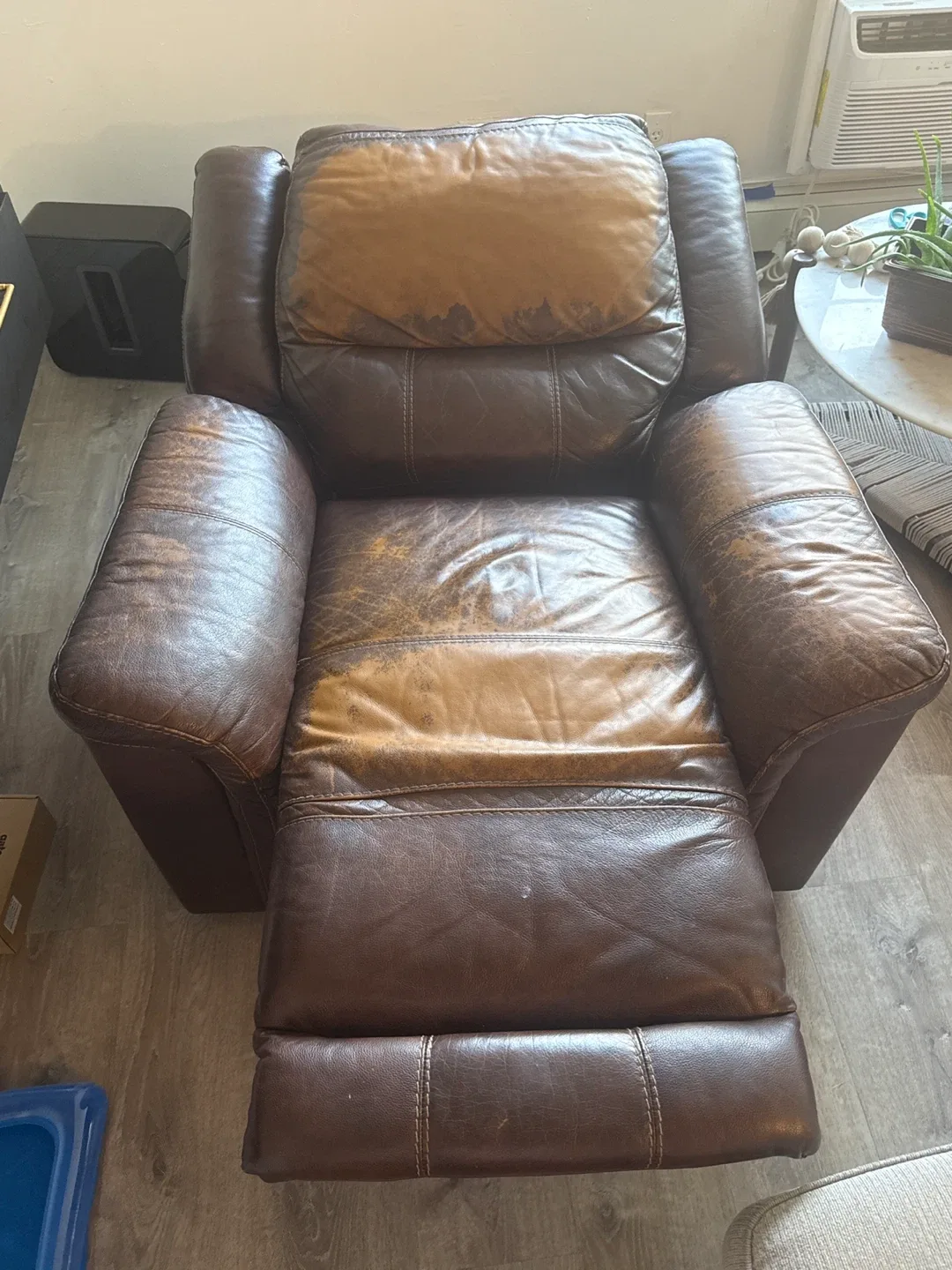 Brown Leather Recliner Chair image indicator(3)