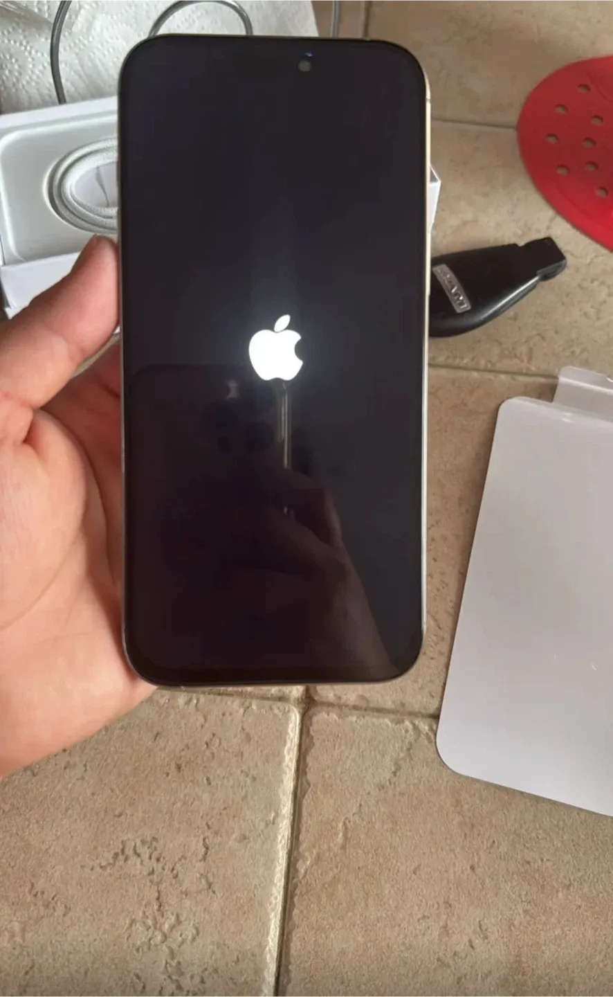 Apple iPhone 14 Pro Silver image indicator(4)