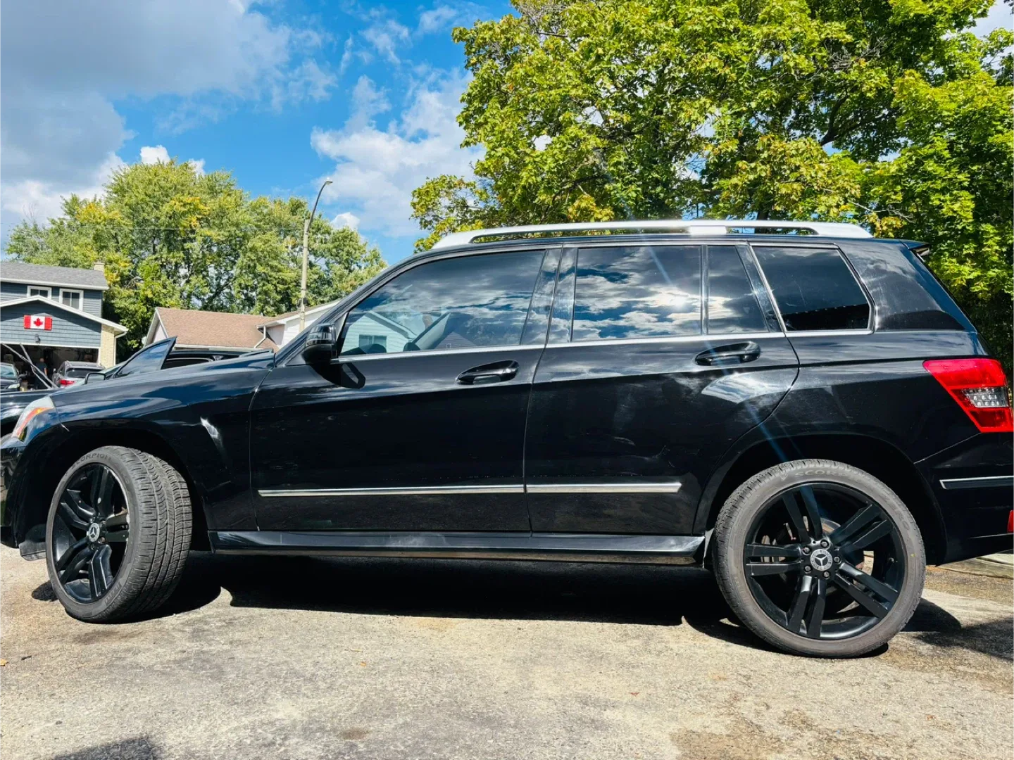 Mercedes-Benz GLK 350 Black SUV image indicator(2)