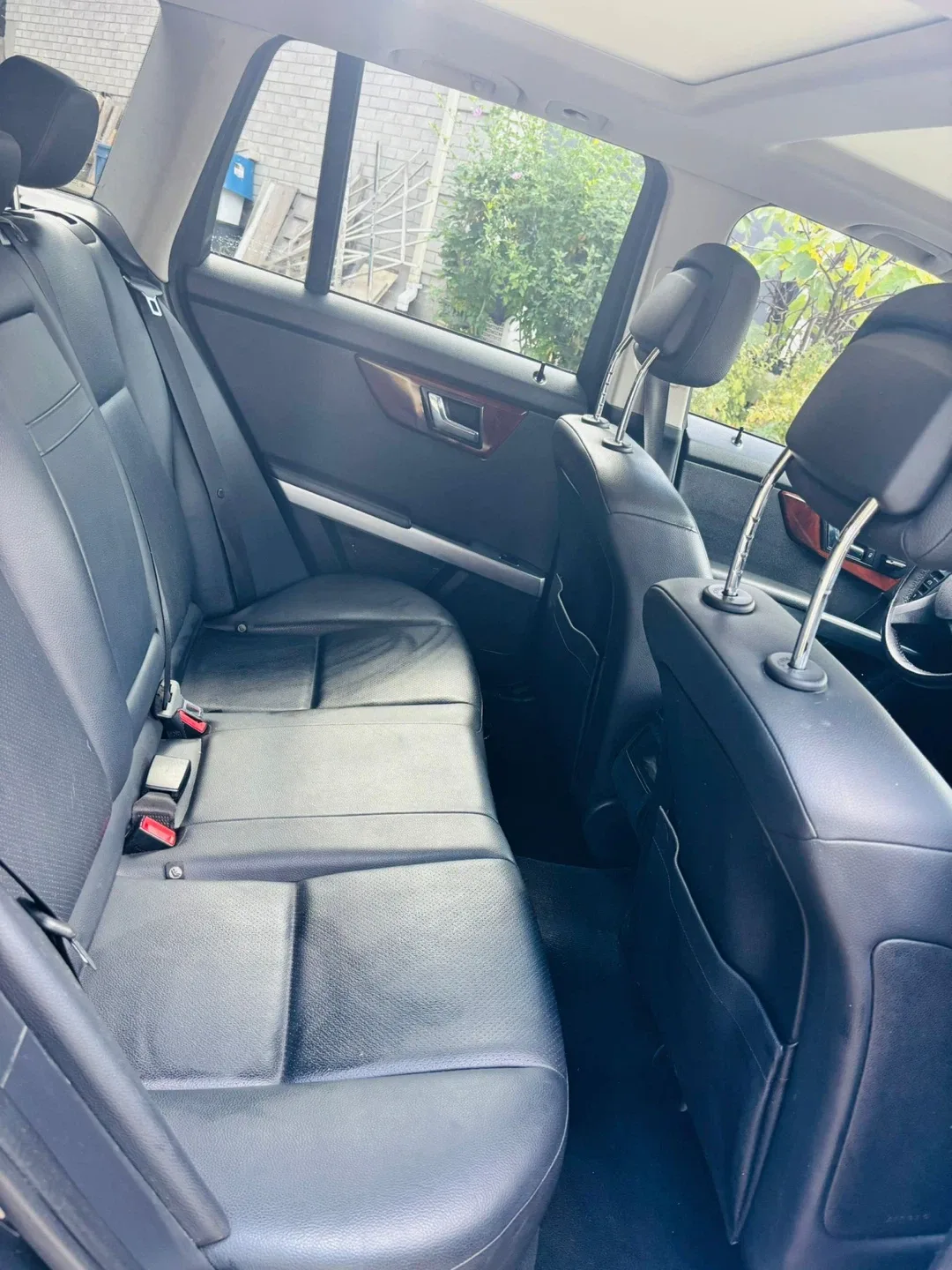 Mercedes-Benz GLK 350 Black SUV image indicator(7)