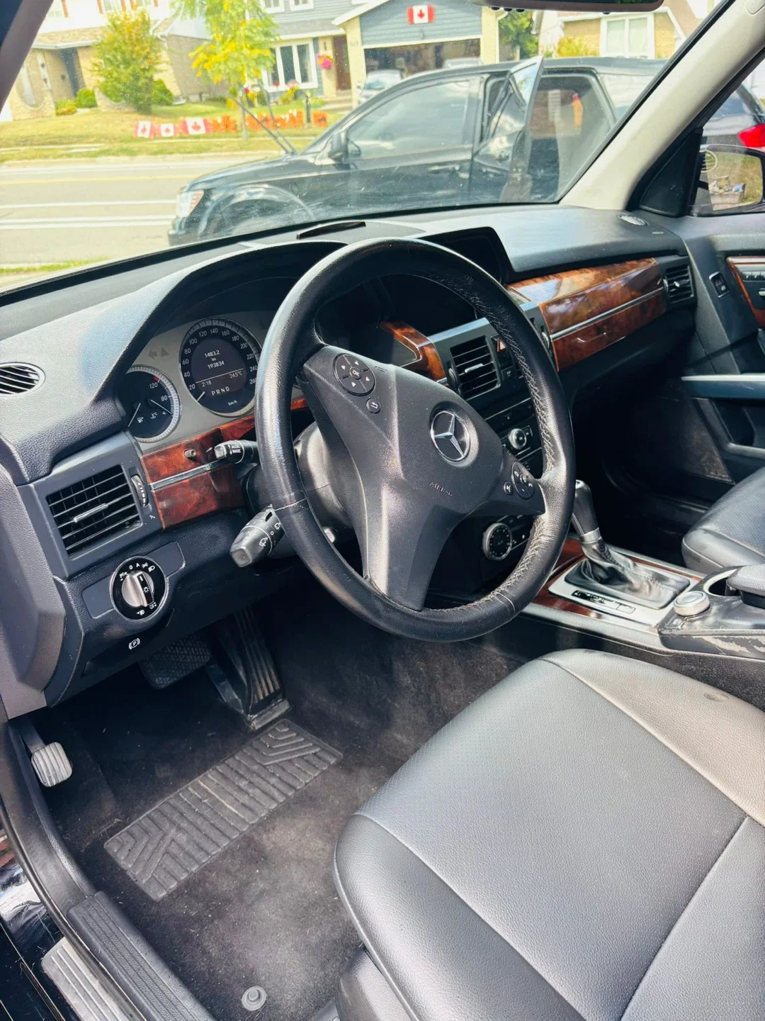 Mercedes-Benz GLK 350 Black SUV image indicator(9)