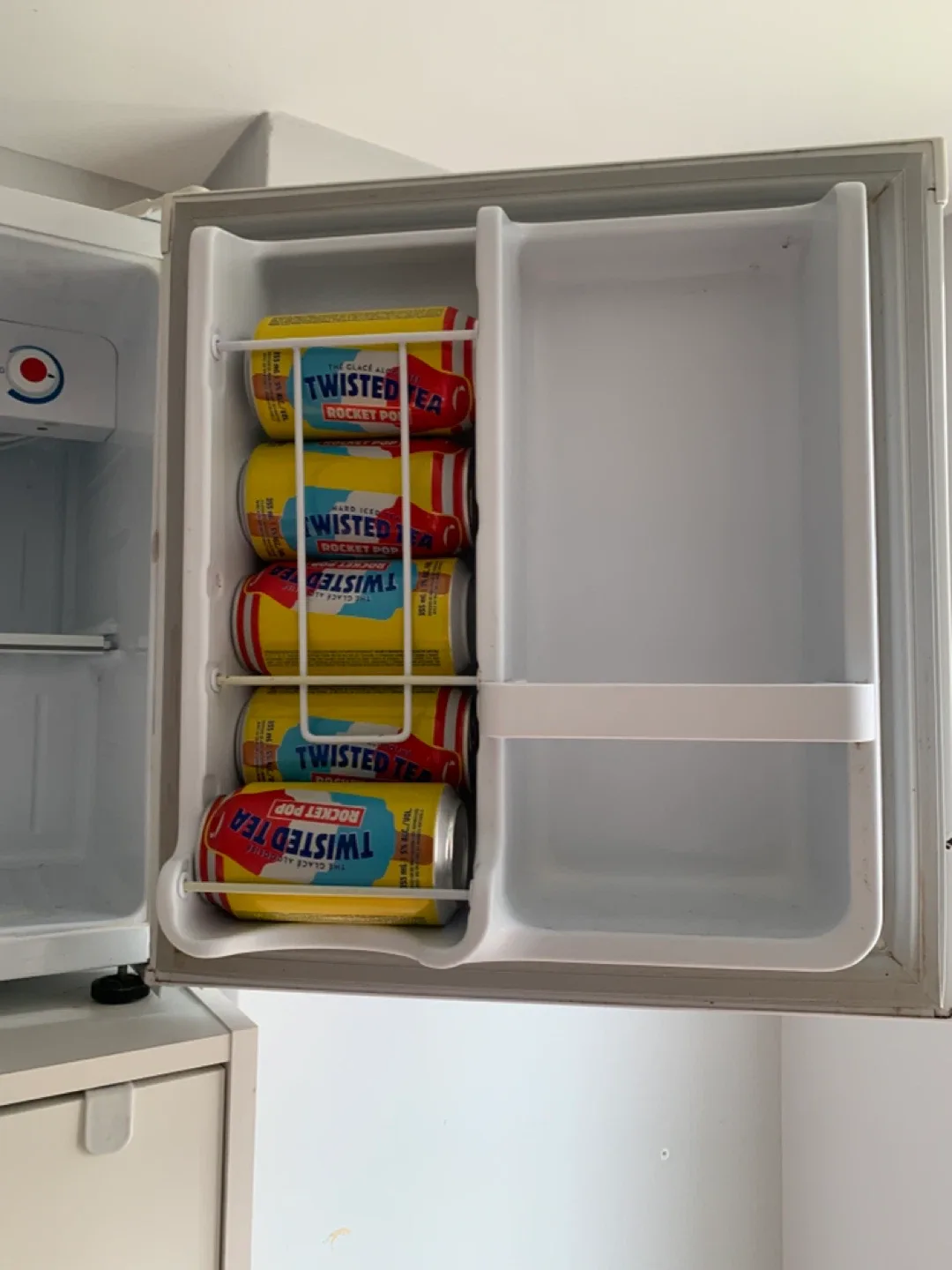 Danby Mini Fridge - White image indicator(3)