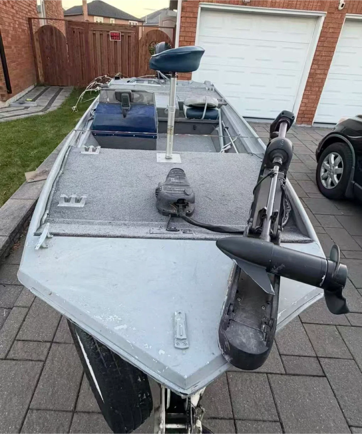 Aluminum Fishing Boat with Evinrude 90 and Minn Kota Maxxum image indicator(3)