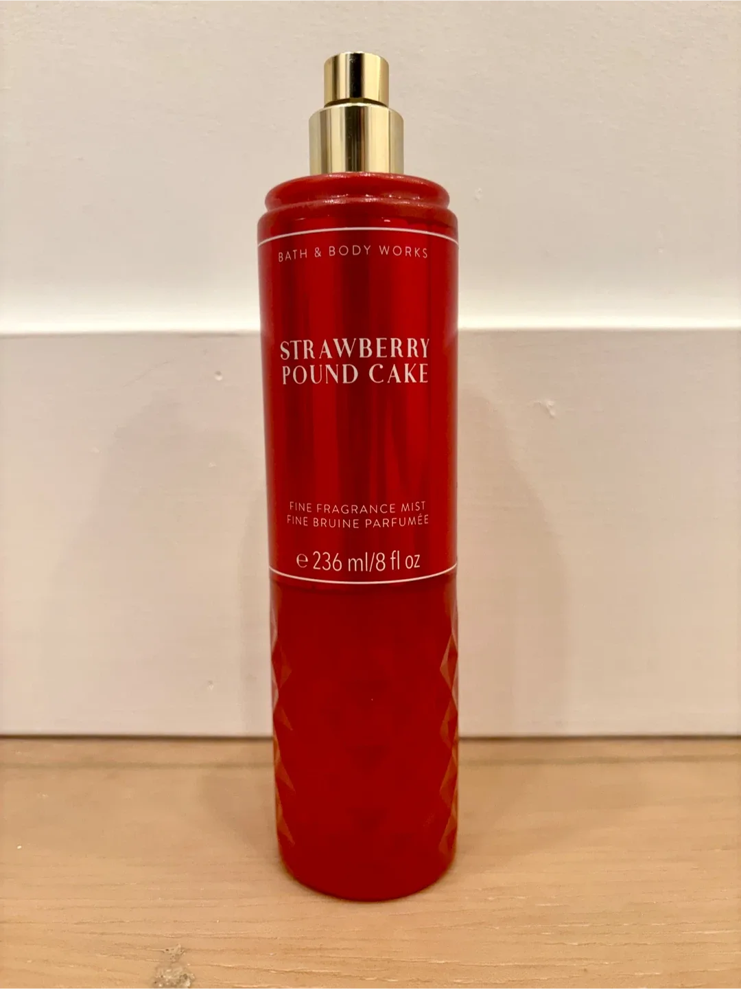 Bath & Body Works Strawberry Pound Cake Mist thumbnail