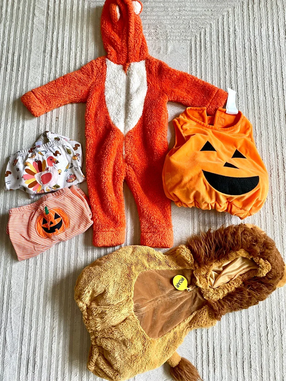Baby Halloween Outfit Bundle.Size 12-18 thumbnail
