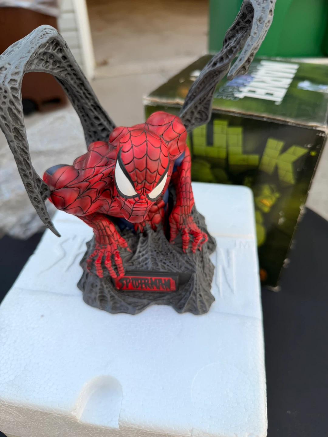 Marvel Spider-Man Diamond Select Toys Bust 2004 - photo 2
