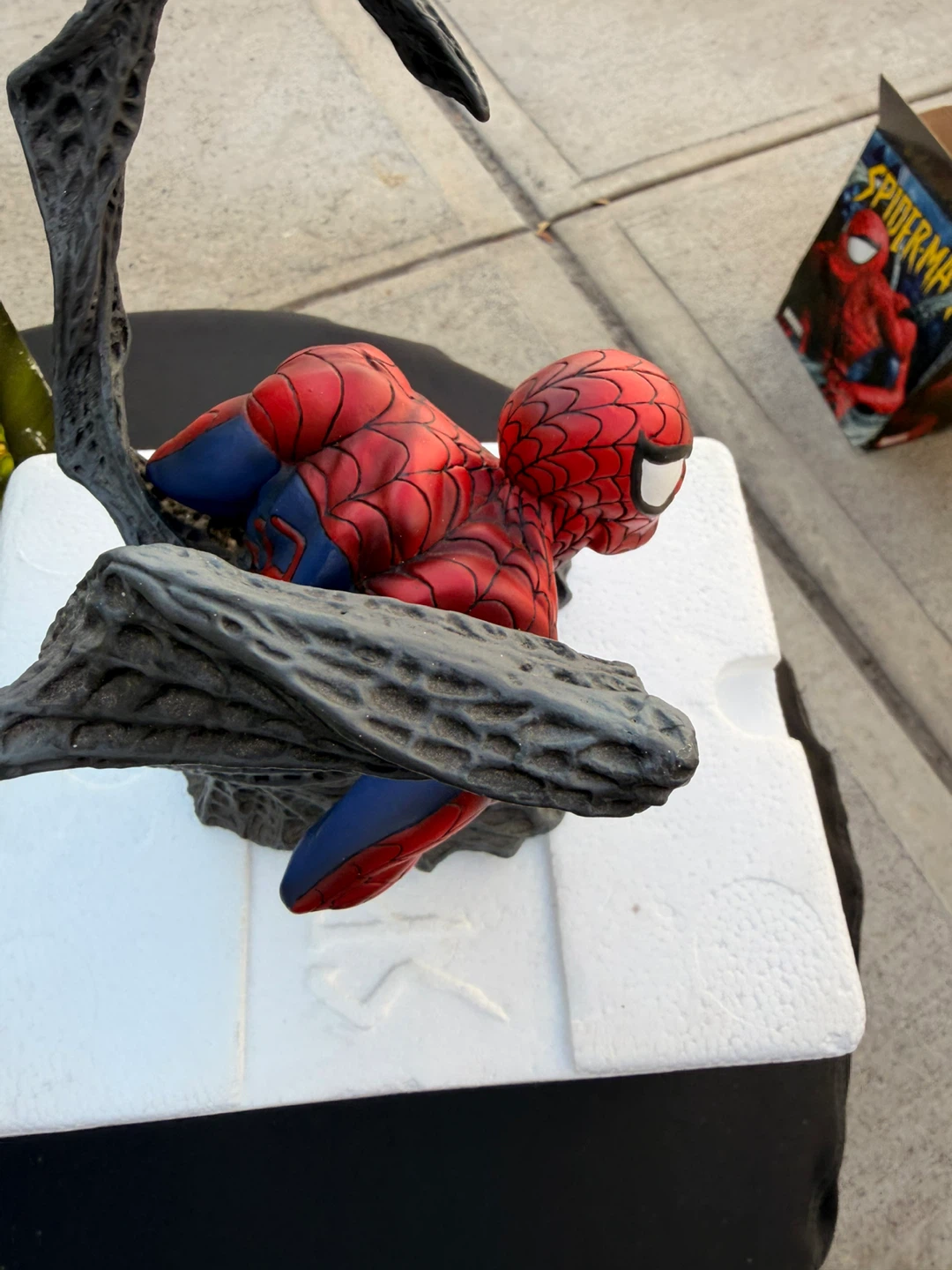 Marvel Spider-Man Diamond Select Toys Bust 2004 - photo 4