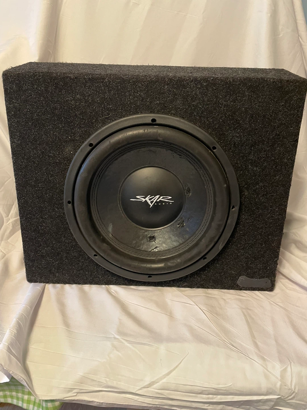 Skar Audio 12" Subwoofer with enclosure