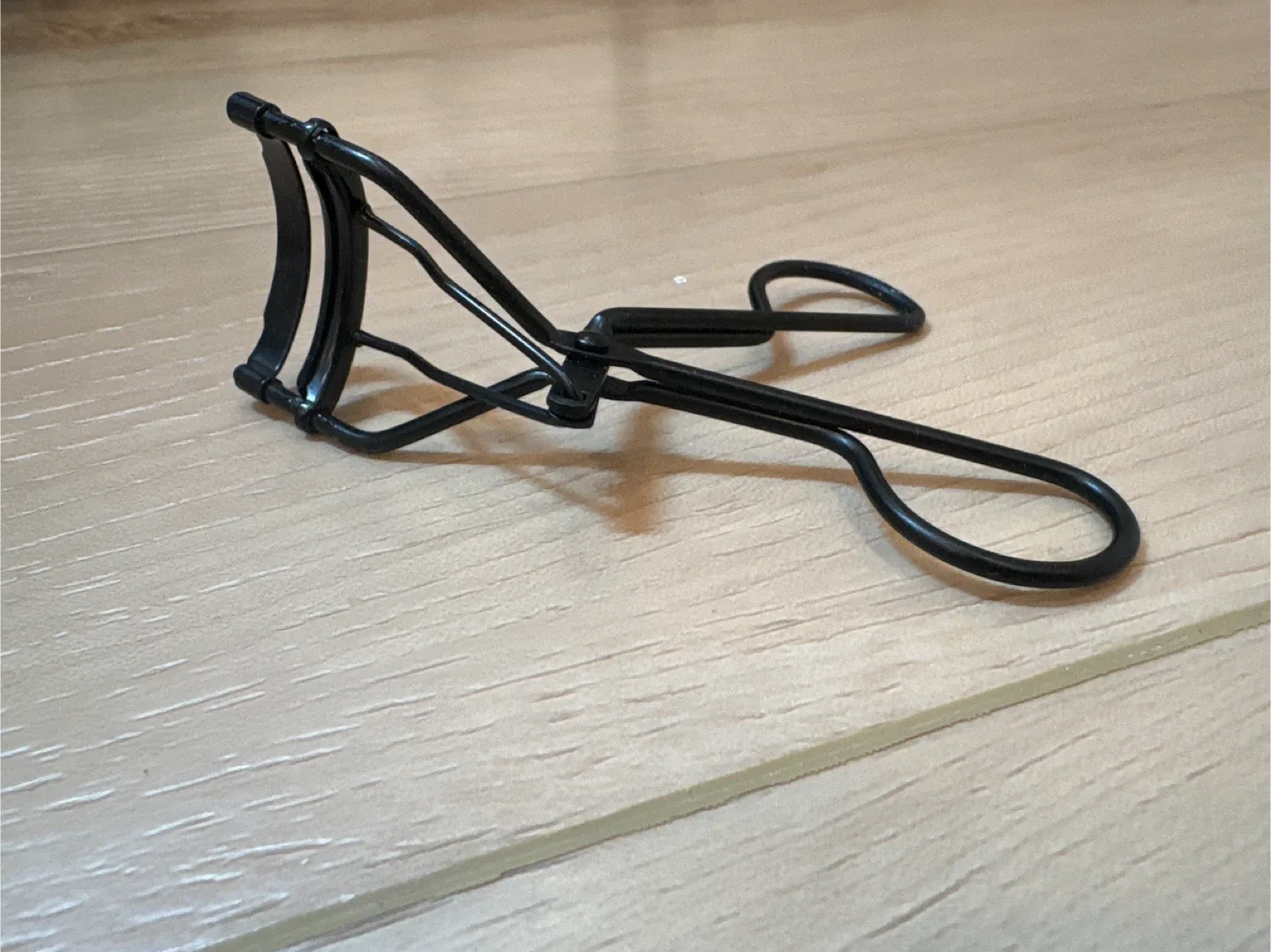 Eyelash Curler thumbnail