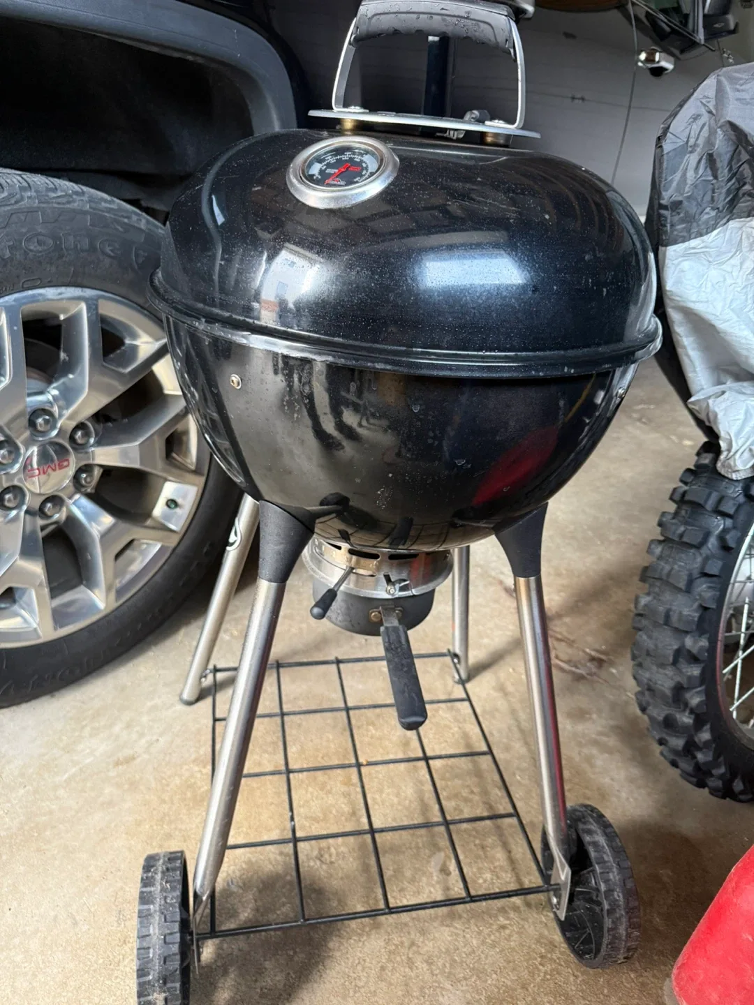 Charcoal griller + accessories image indicator(7)