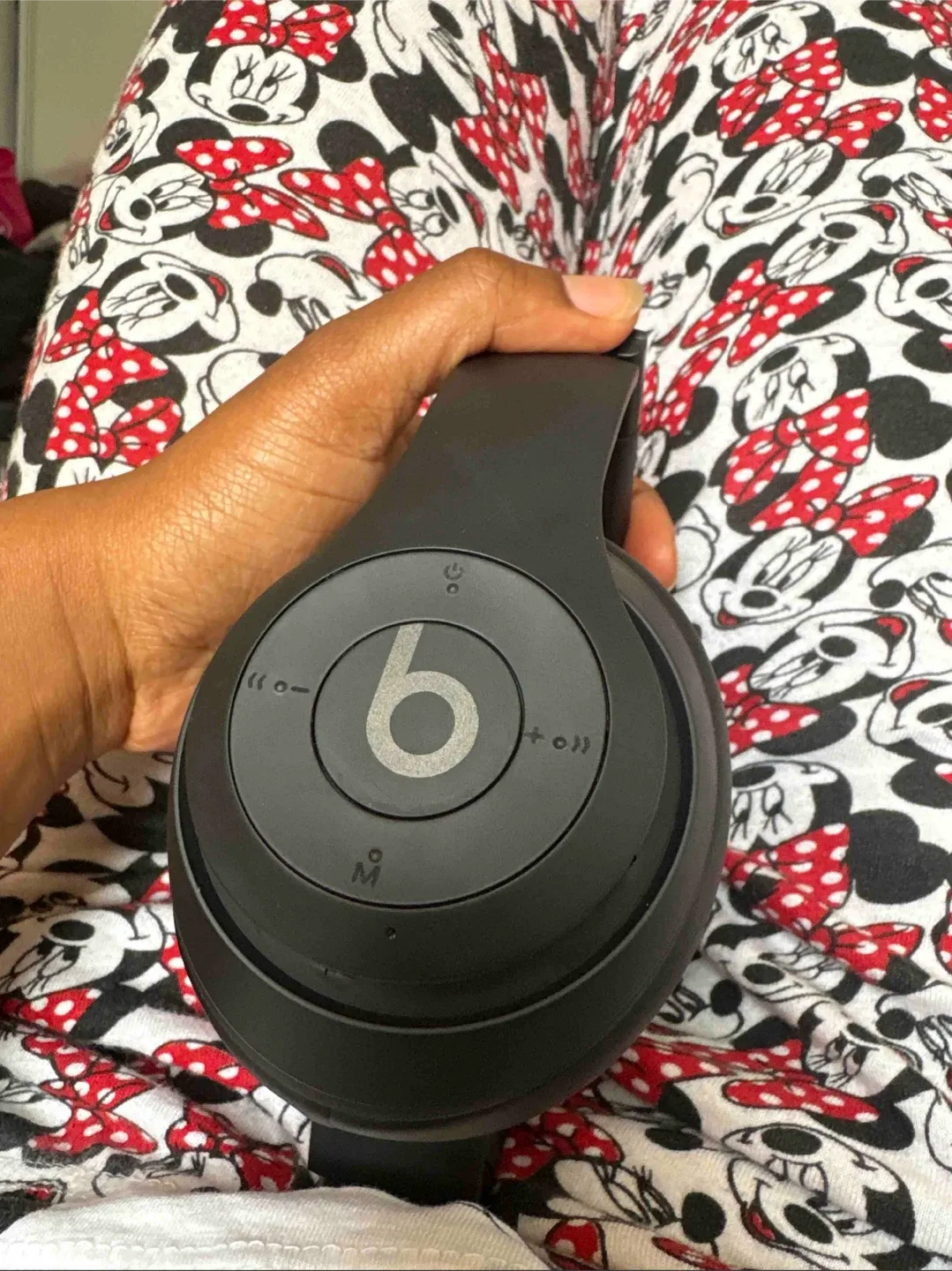 Beats Studio Pro - Black Headphones with Case image indicator(3)