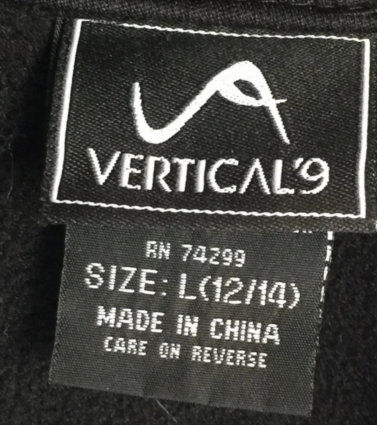 Vertical 9 Boys Zip-Hooded Jacket – Size 12/14 (Youth Large) – image indicator(5)