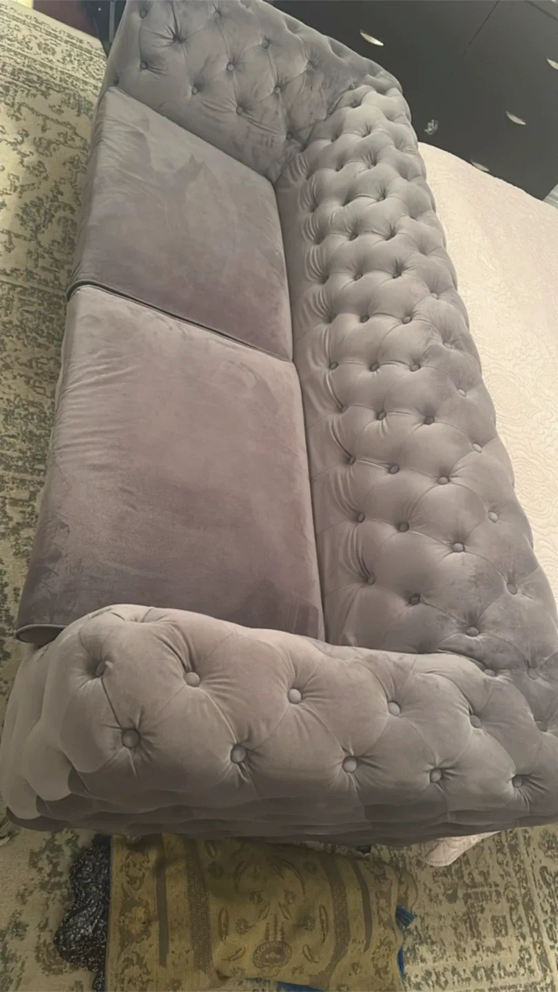 Grey Tufted Chesterfield Sofa image indicator(3)
