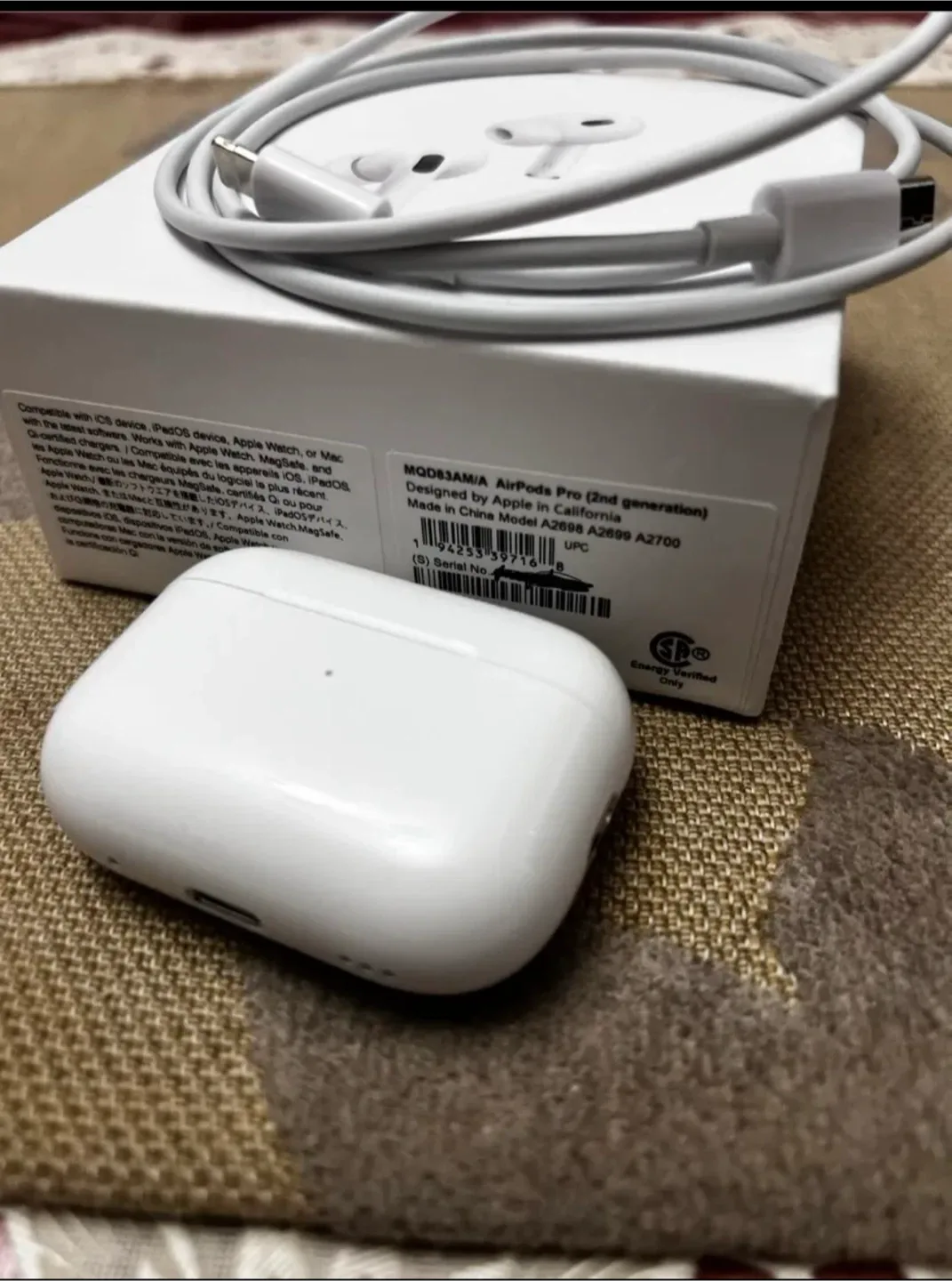 Apple AirPods Pro (2nd generation) - Like New image indicator(2)