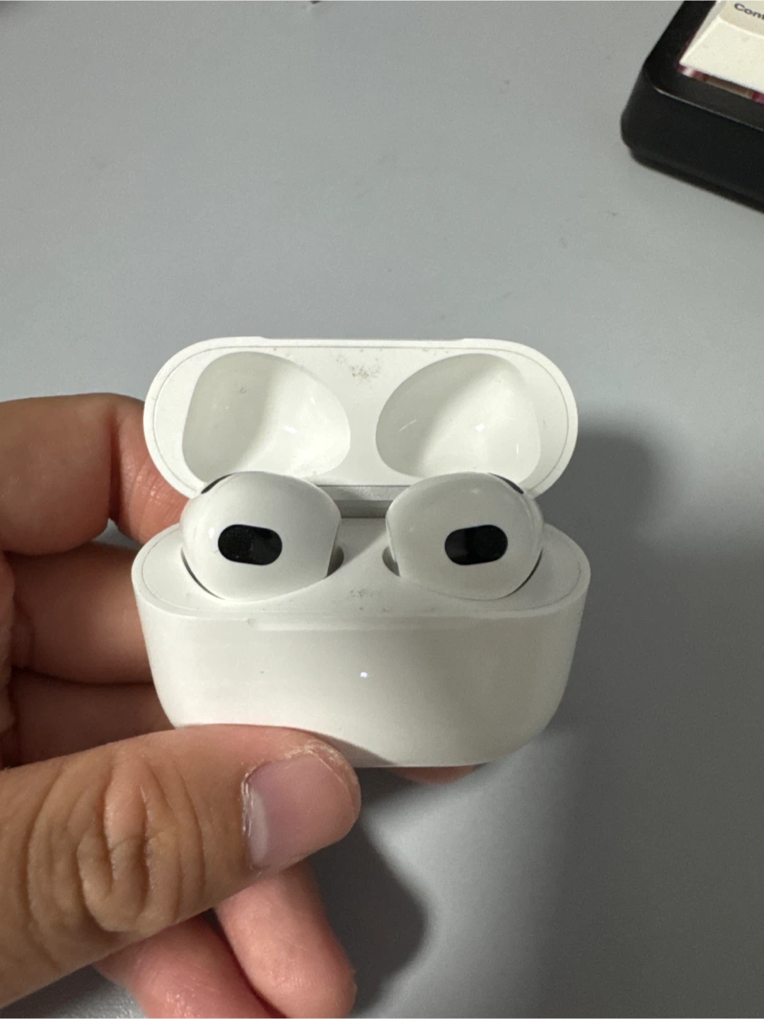 Apple AirPods 3rd Generation - photo 3