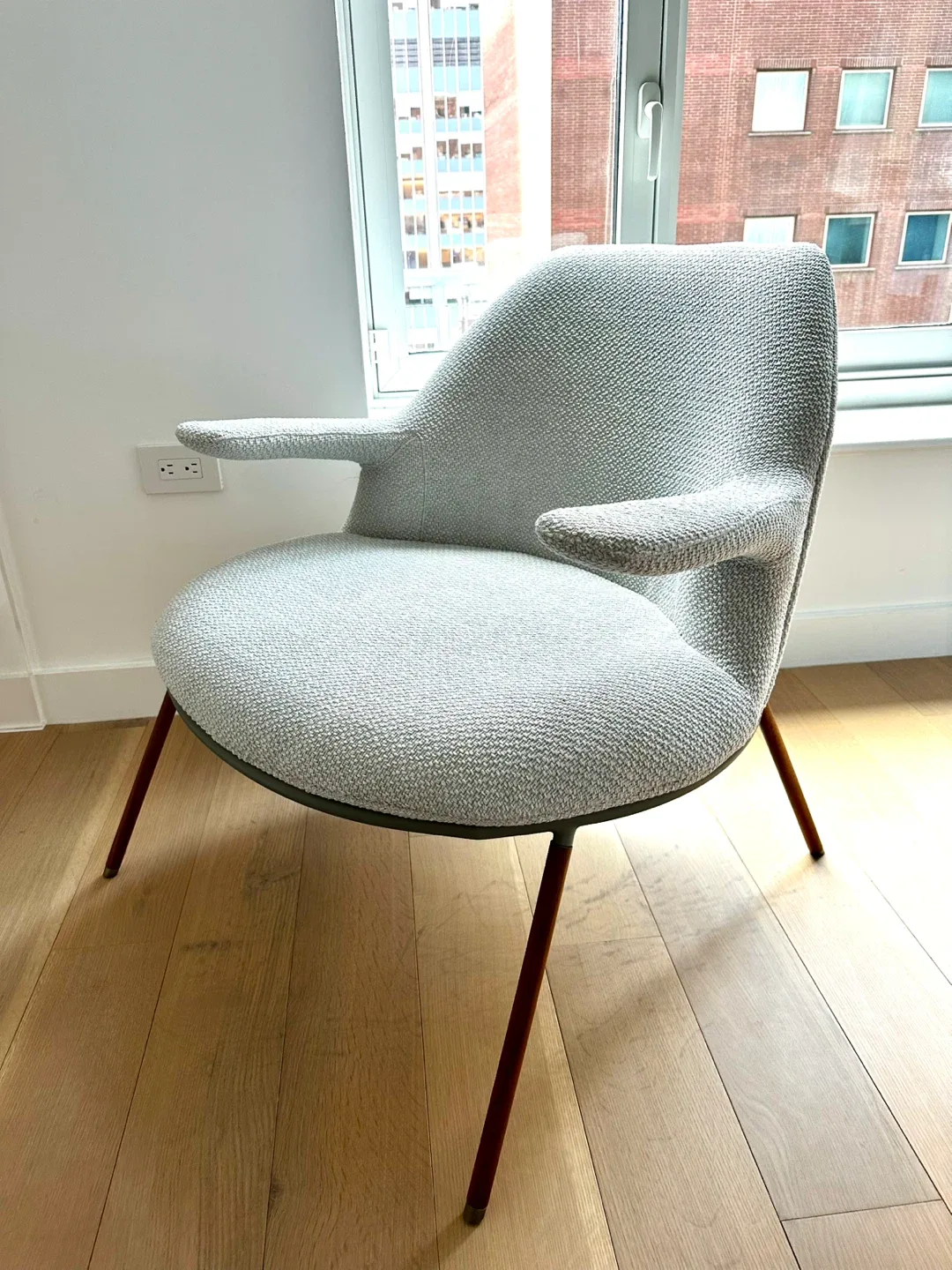 MODLOFT Lounge Chair thumbnail