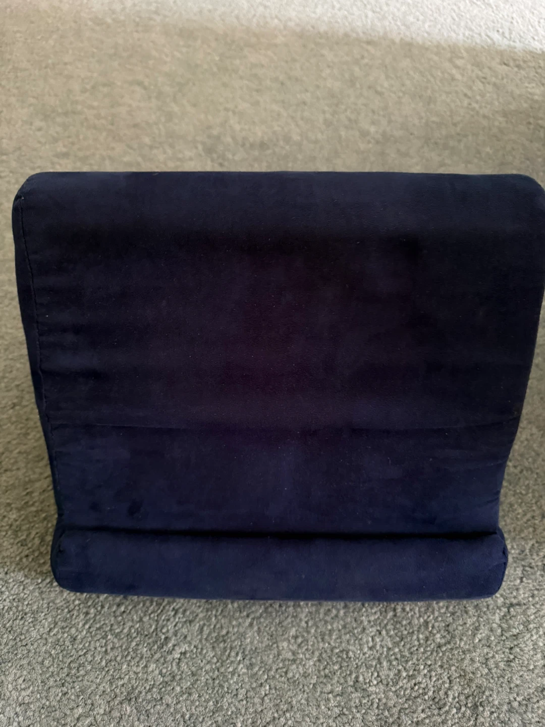 Cushioned pilllow stand for tablets, e-readers and more.
