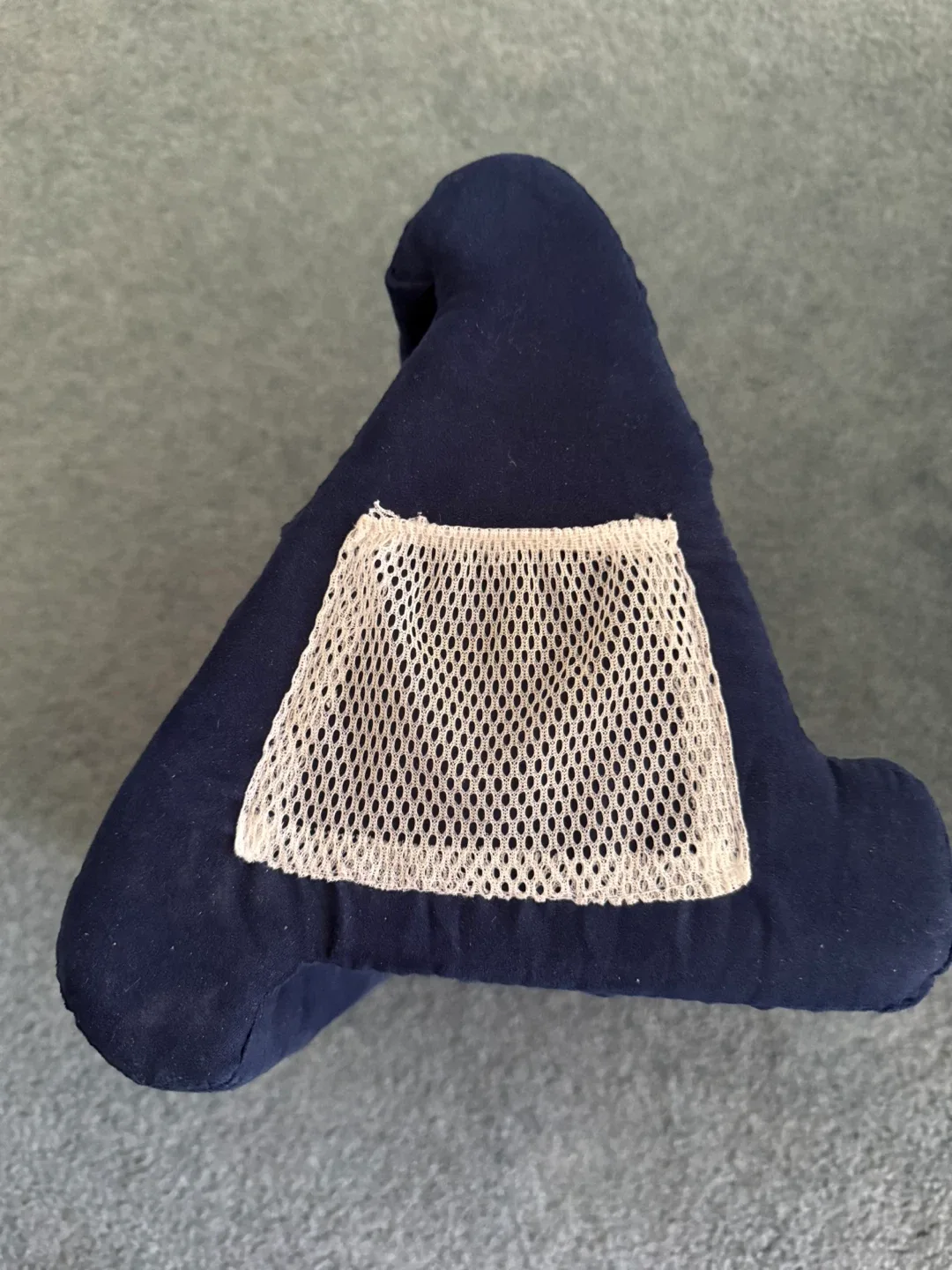 Cushioned pilllow stand for tablets, e-readers and more. image indicator(3)