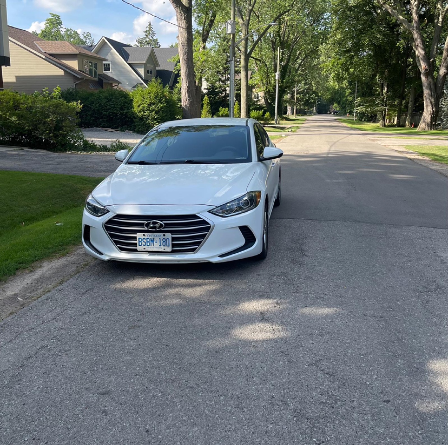 Hyundai Elantra - White Sedan