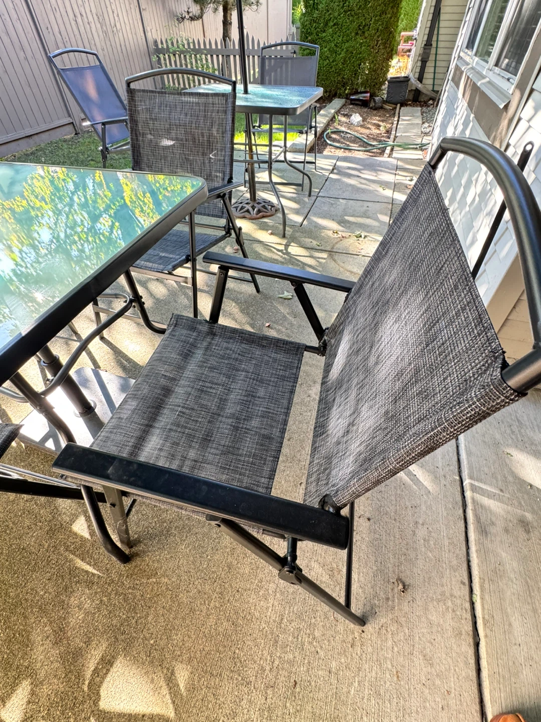 Patio Table Set w/ 4 Chairs & Umbrella - photo 3