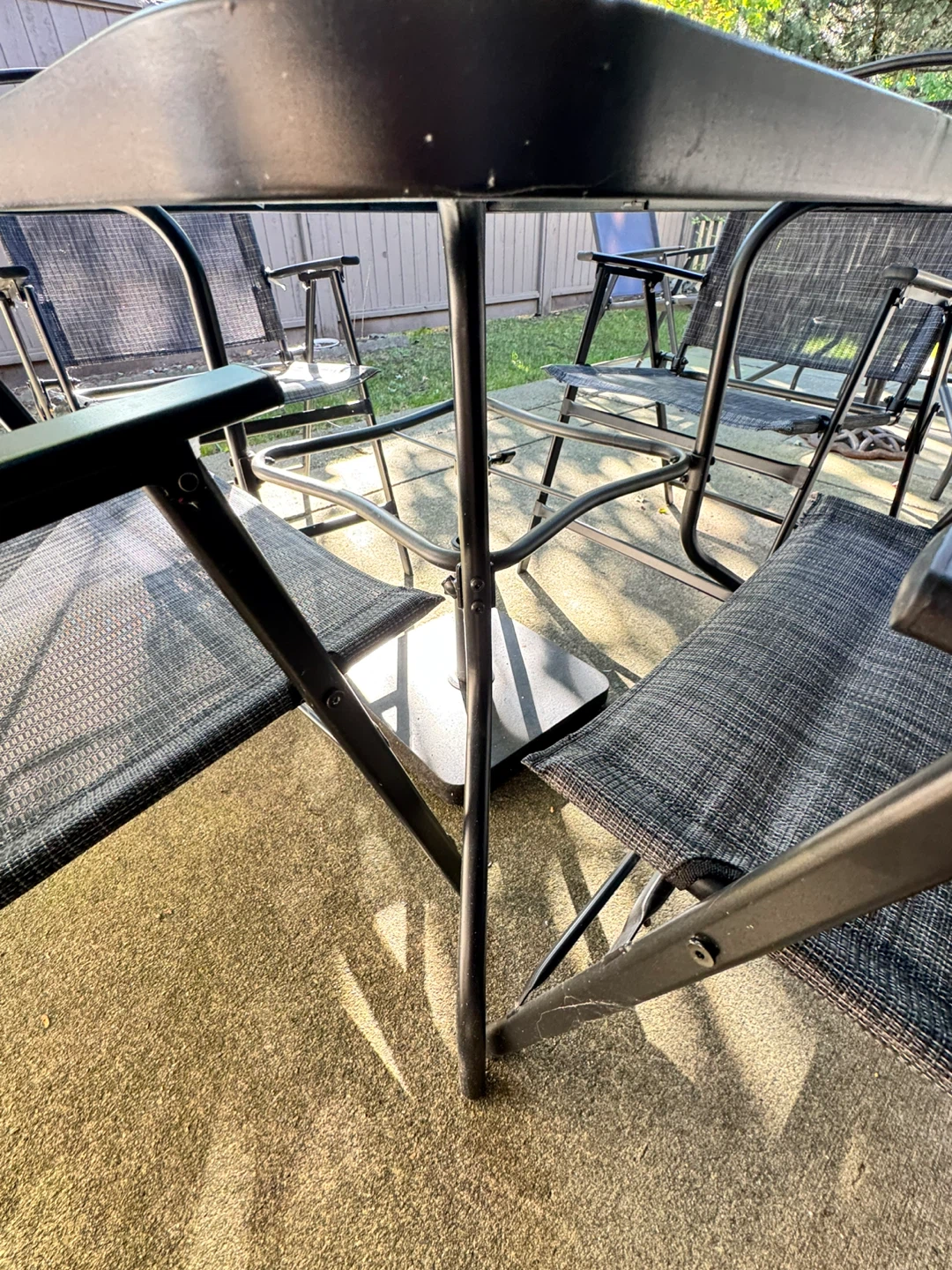 Patio Table Set w/ 4 Chairs & Umbrella - photo 2