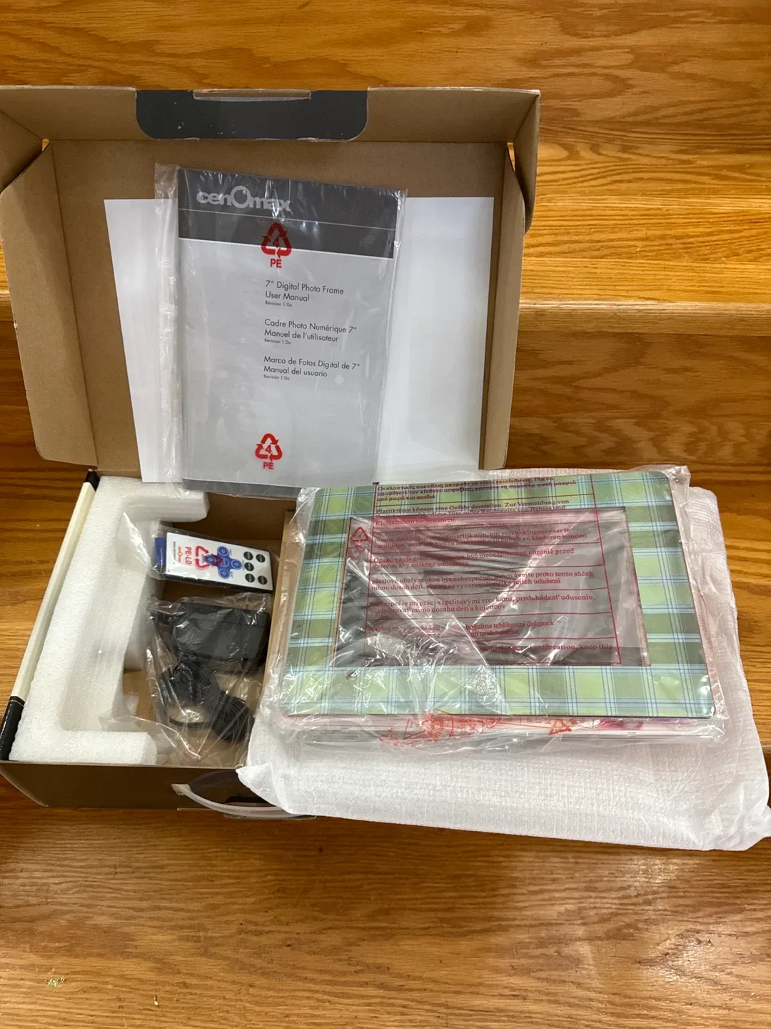 CenOmax 7" Digital Photo Frame - New in Box! image indicator(2)