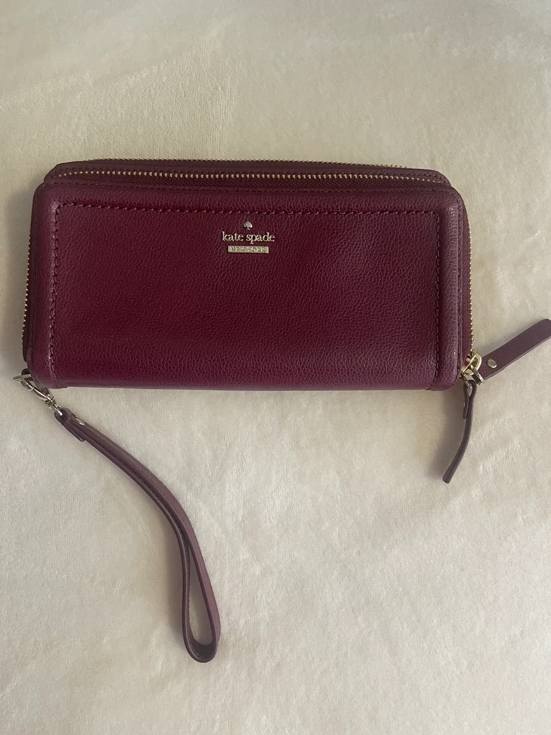 NEW Kate Spade Burgundy Wallet - just reduced image indicator(2)