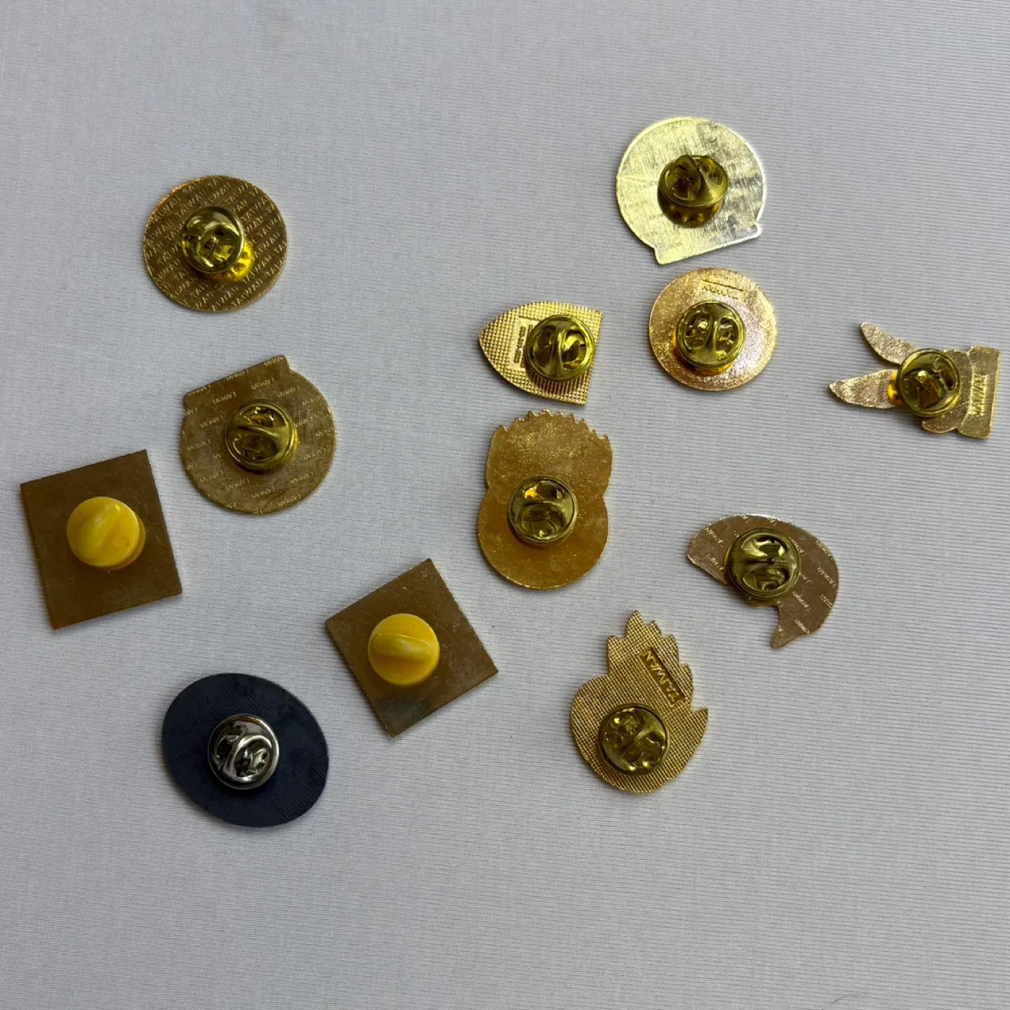 Vintage Enamel Lapel Pin Collection Mixed Wildlife Souvenir Lot image indicator(6)