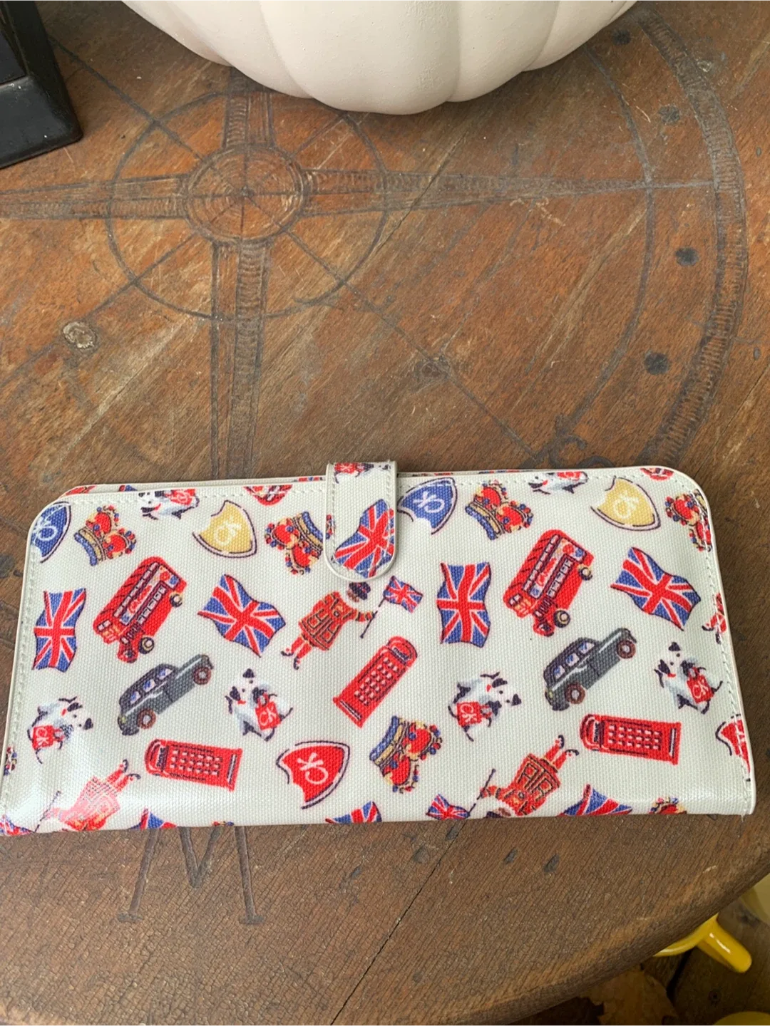 Cath Kidston London Print Wallet image indicator(8)