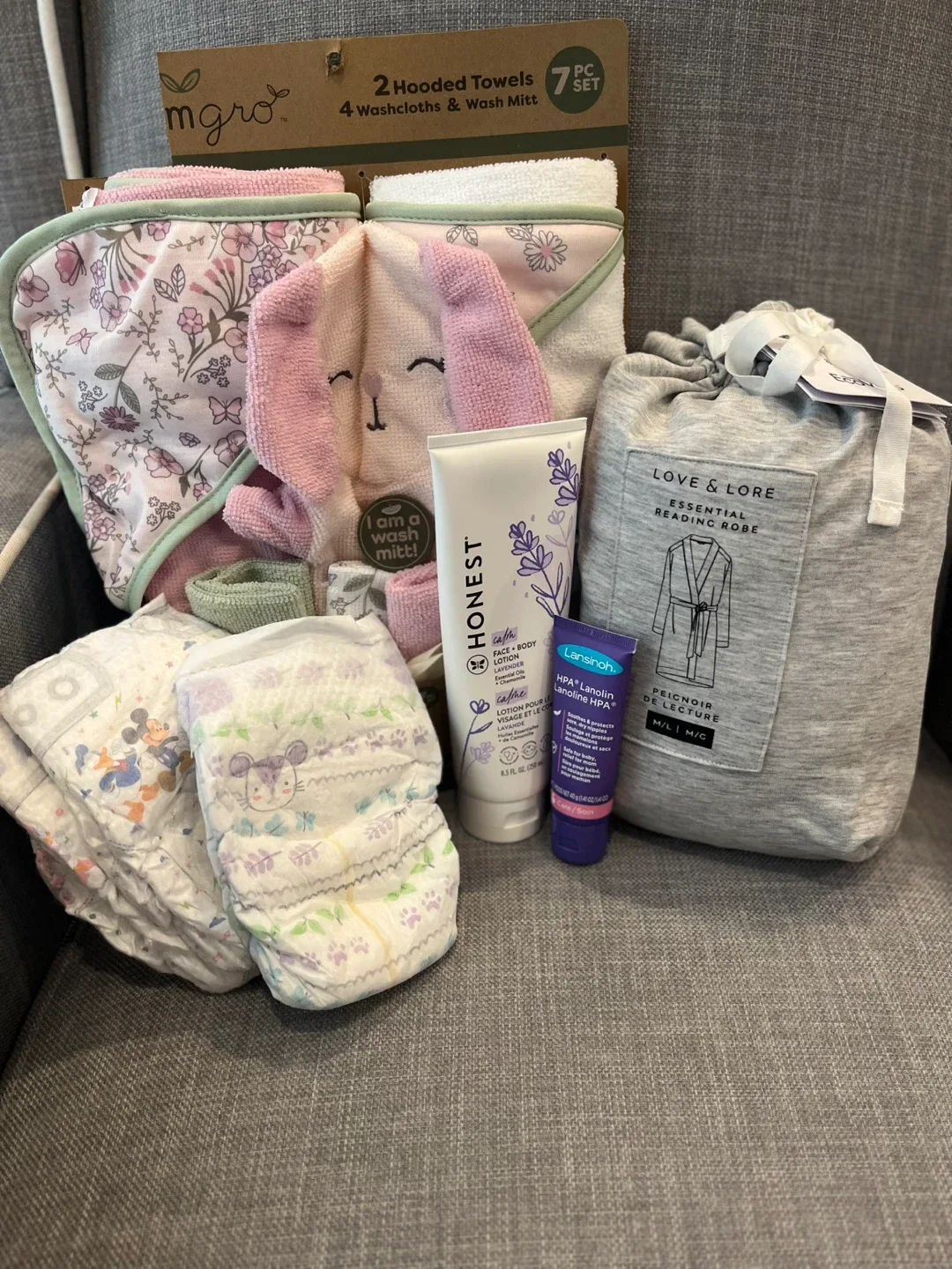 Baby & Mama Gift Set - Honest Co, Lansino, Love & Lore