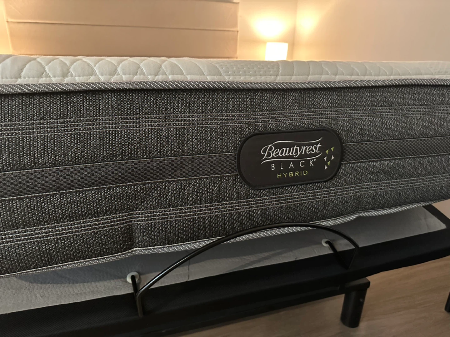 Queen Hybrid Bed + Adjustable Base w/ Remote — Medium Firm