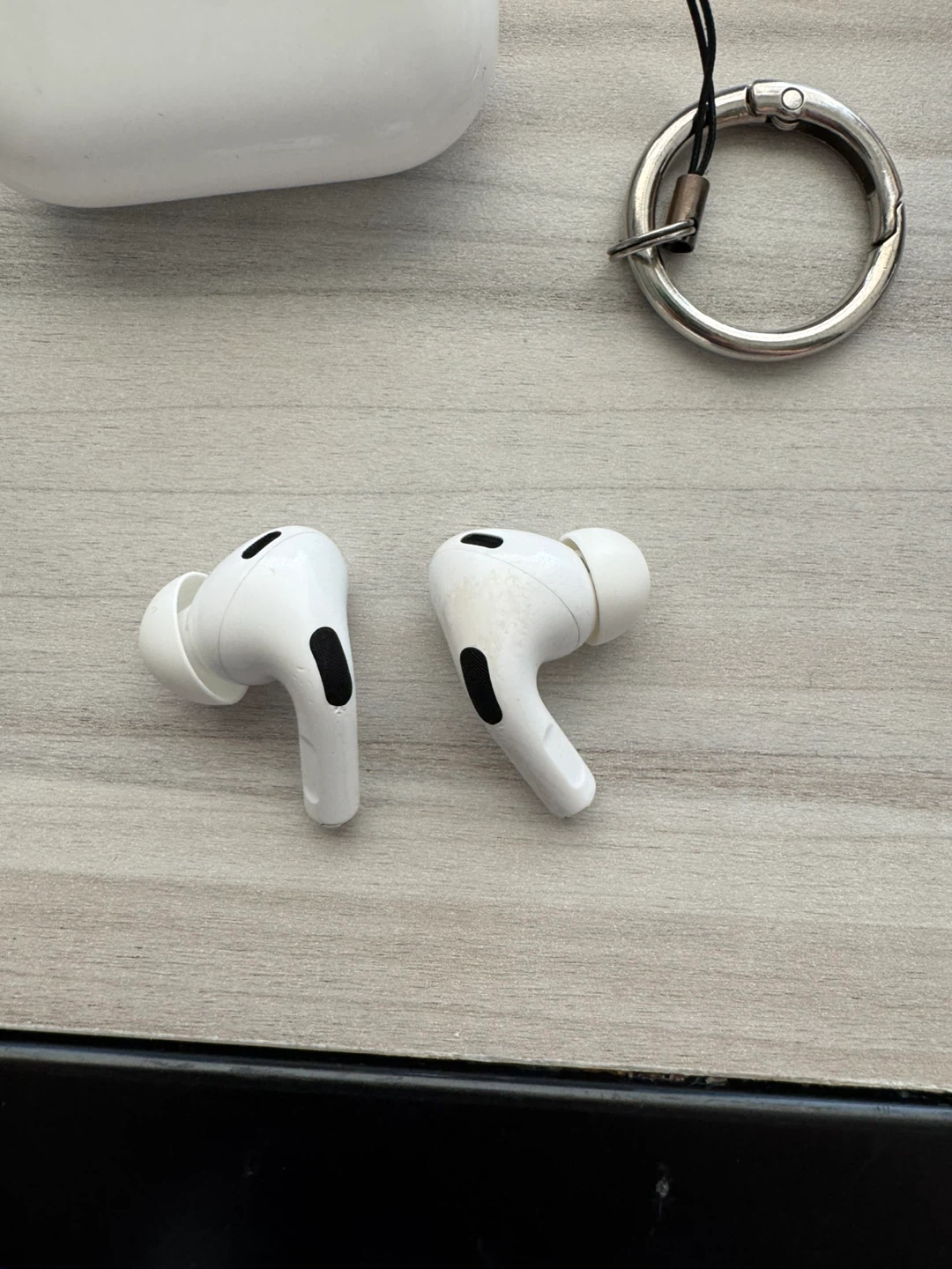 Apple AirPods Pro (2nd generation) - photo 3
