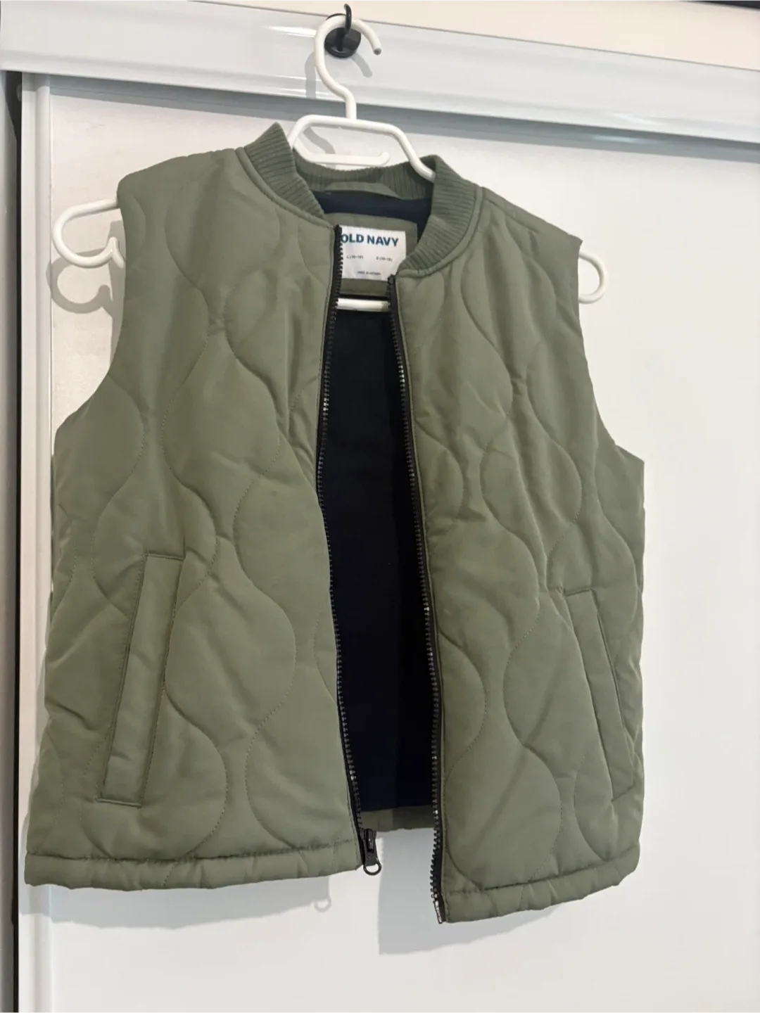 Old Navy Olive Green Quilted Vest - Size L (10-12) thumbnail