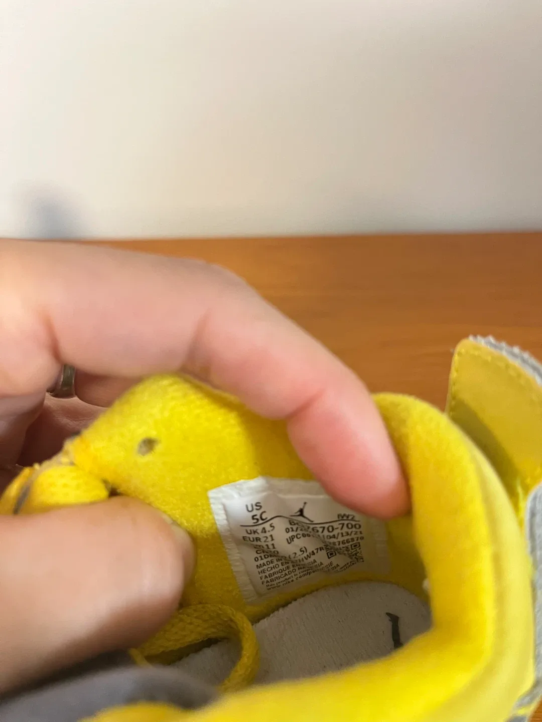 Nike Air Jordan 4 Retro Lightning Kicks - Toddler Size 5C image indicator(4)