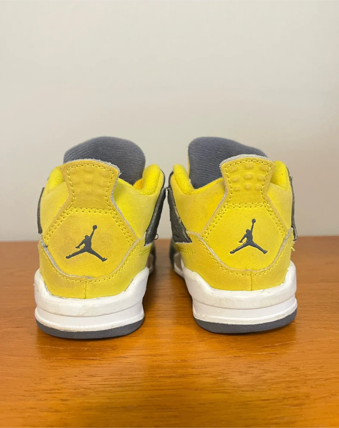 Nike Air Jordan 4 Retro Lightning Kicks - Toddler Size 5C image indicator(2)