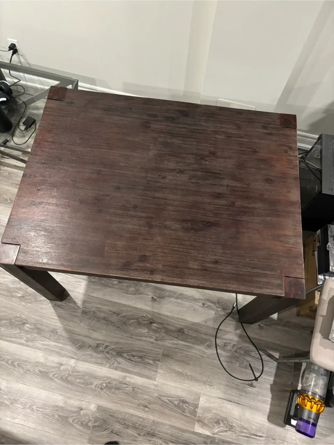 LIKE NEW Structube 4-6 seat wooden table image indicator(5)