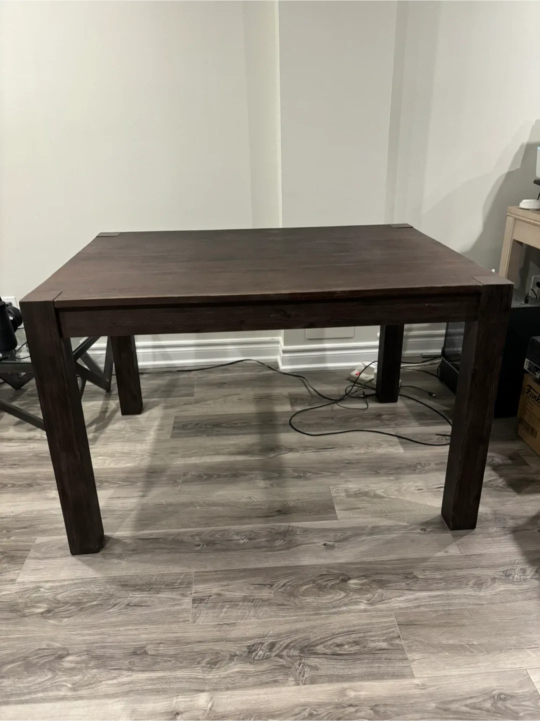 LIKE NEW Structube 4-6 seat wooden table image indicator(8)