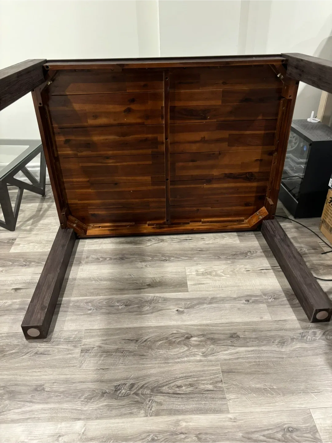 LIKE NEW Structube 4-6 seat wooden table image indicator(9)