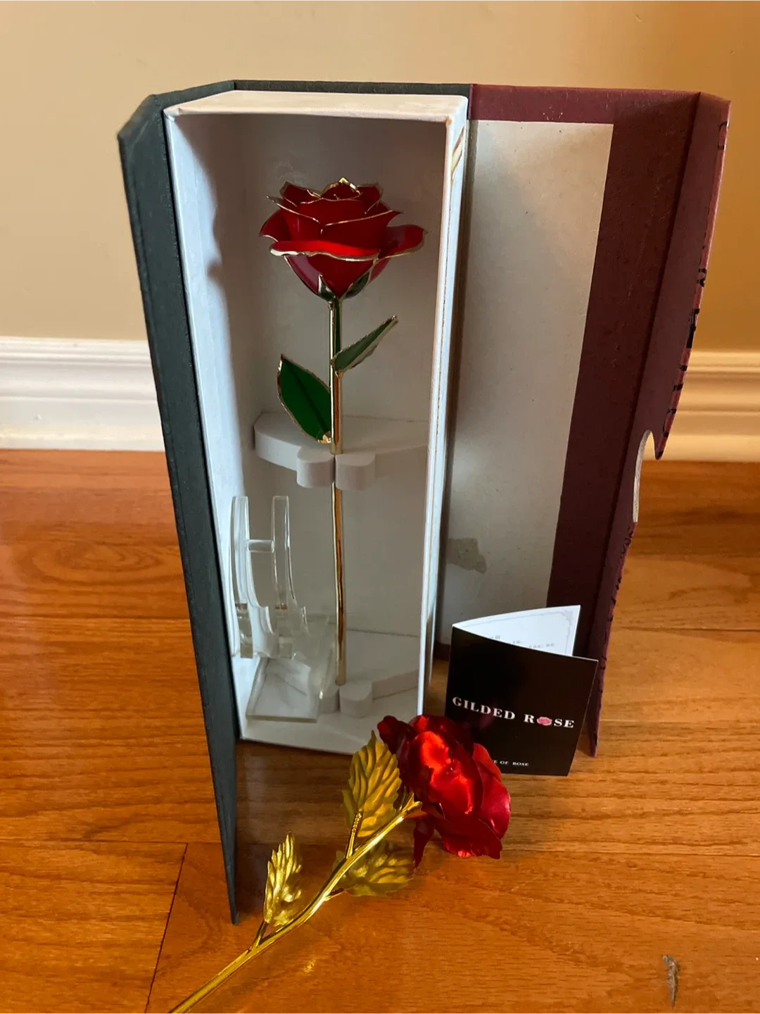 Gilded Rose with Stand and Box thumbnail