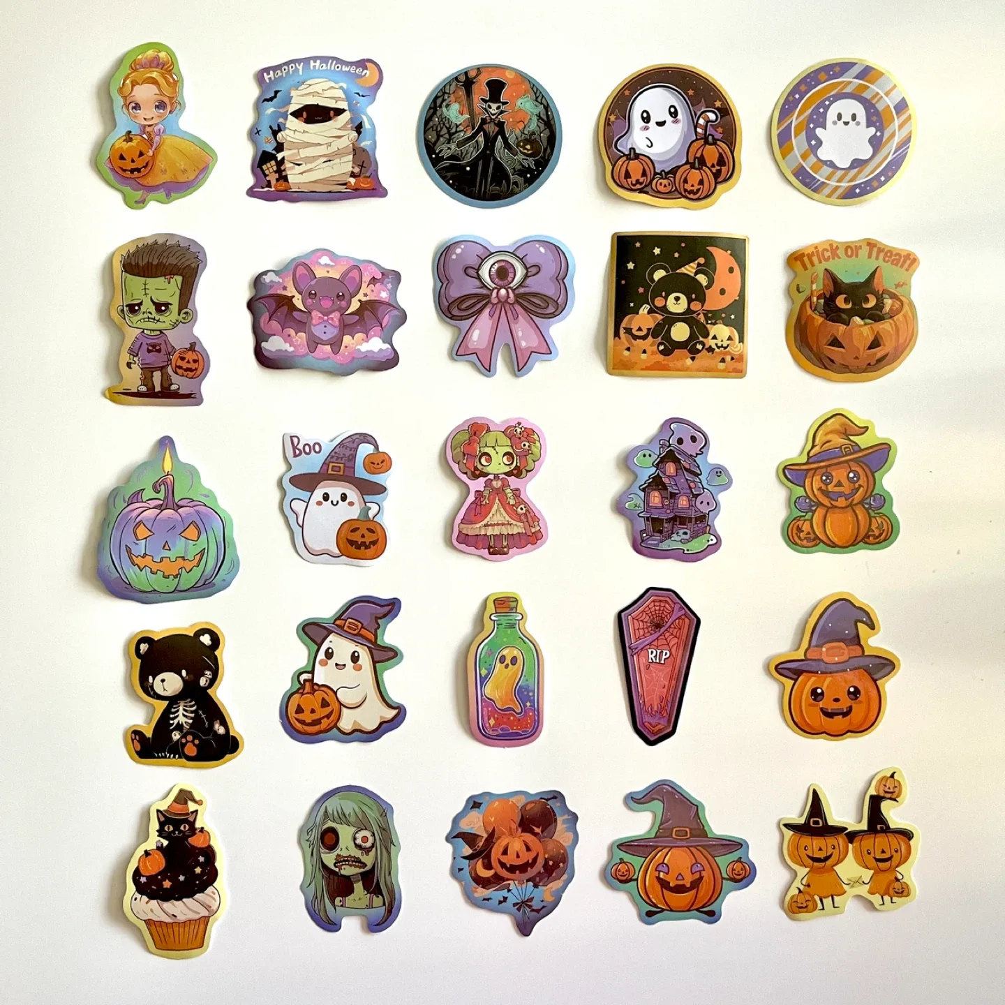 Pack of 50 Cute Trick or Treat Halloween Stickers 🥕 image indicator(9)