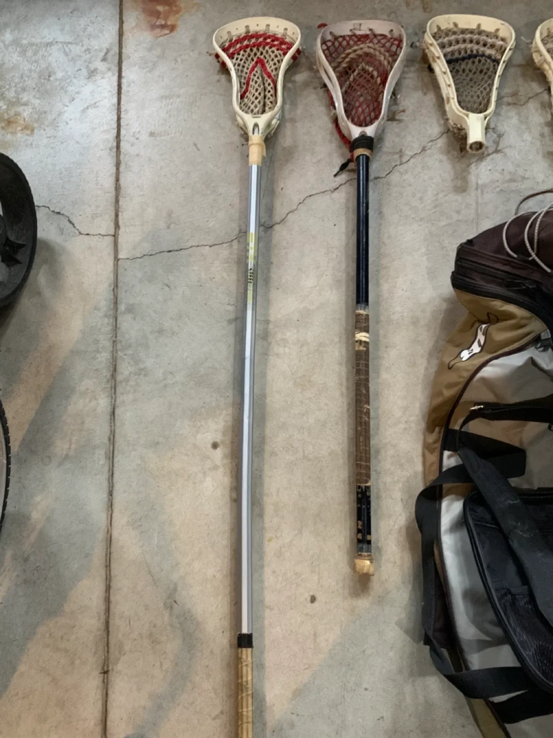 Lacrosse Sticks, Bag, Elbow Pads, shoes image indicator(2)